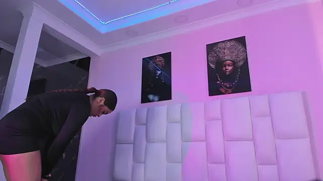 CrisstalStwart online show from 10/18/25, 07:14