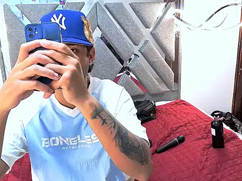 bamby kitty online show from 11/18/25, 02:50