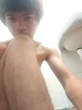 Snapshot of Richardwhite69 chatting on 10/01/25, 07:42 Richardwhite69 online show from 10/01/25, 07:42