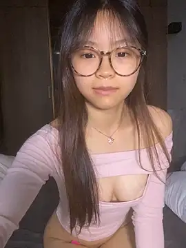 xiaoyu-777 online show from 04/13/26, 05:24