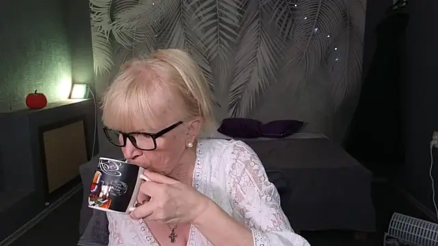 Sabina Ros online show from 11/15/25, 08:11