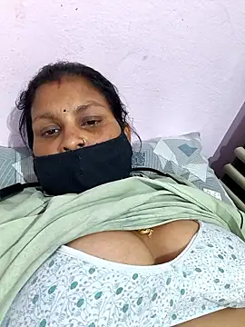 Love-pari077 online show from 04/08/26, 04:18