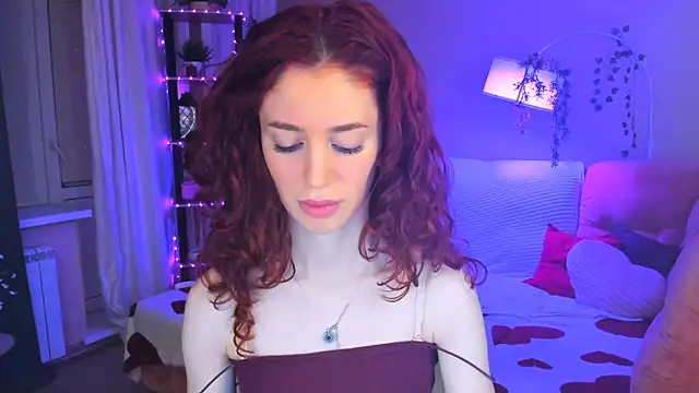ChristinaConteeree online show from 06/25/26, 07:18