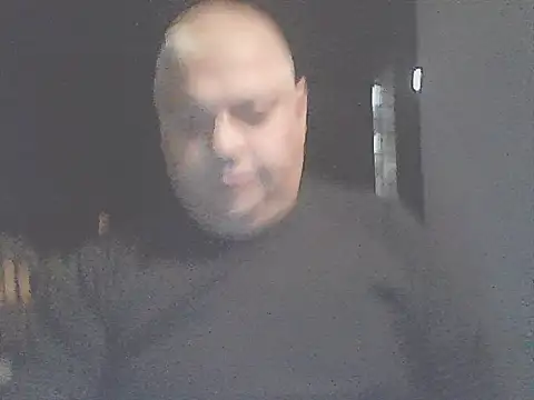 Snapshot of mauri5 chatting on 09/15/25, 01:05 mauri5 online show from 09/15/25, 01:05