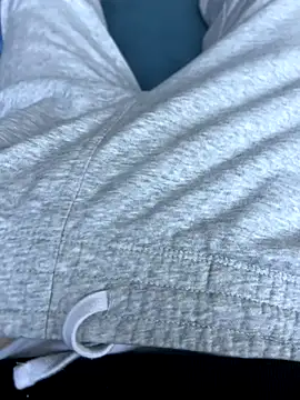 Snapshot of Frankieyyy1 chatting on 11/24/25, 08:03 Frankieyyy1 online show from 11/24/25, 08:03