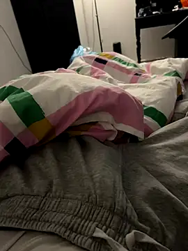 Snapshot of Frankieyyy1 chatting on 11/26/25, 10:55 Frankieyyy1 online show from 11/26/25, 10:55