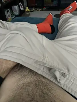 Snapshot of Frankieyyy1 chatting on 12/20/25, 08:21 Frankieyyy1 online show from 12/20/25, 08:21