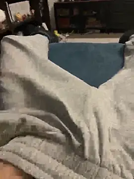 Snapshot of Frankieyyy1 chatting on 02/13/26, 11:23 Frankieyyy1 online show from 02/13/26, 11:23