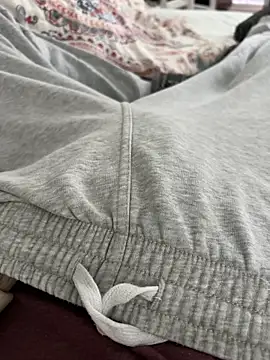 Snapshot of Frankieyyy1 chatting on 03/14/26, 01:27 Frankieyyy1 online show from 03/14/26, 01:27