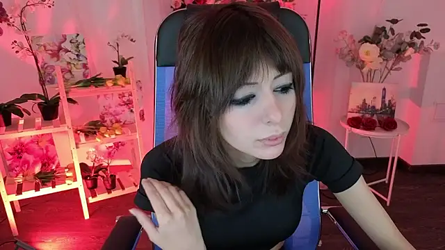 Snapshot of CrystallBloom chatting on 01/15/26, 07:28 CrystallBloom online show from 01/15/26, 07:28