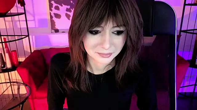 Snapshot of CrystallBloom chatting on 02/04/26, 01:50 CrystallBloom online show from 02/04/26, 01:50