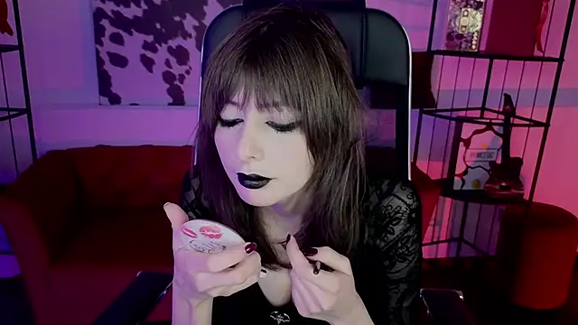 Snapshot of CrystallBloom chatting on 02/14/26, 07:21 CrystallBloom online show from 02/14/26, 07:21