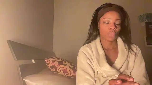 Snapshot of Peachyz69 chatting on 02/15/26, 07:16 Peachyz69 online show from 02/15/26, 07:16