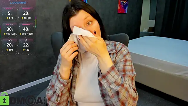 Michele Greenn online show from 10/10/25, 01:04