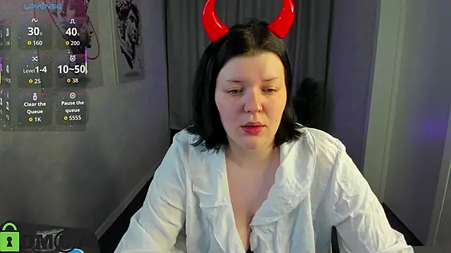 Michele Greenn online show from 10/22/25, 01:06