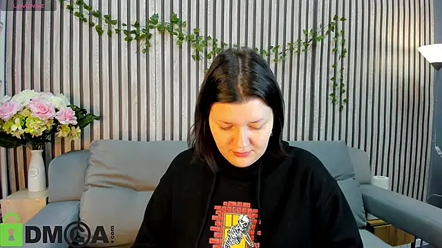 Michele Greenn online show from 11/03/25, 01:08