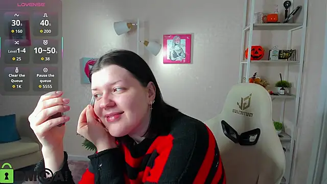 Michele Greenn online show from 11/26/25, 03:35