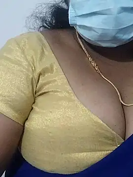 Snapshot of Divya-Lovely chatting on 11/03/25, 07:31 Divya-Lovely online show from 11/03/25, 07:31