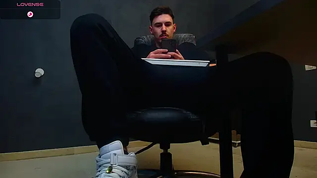 EnzoRace online show from 10/02/25, 05:03