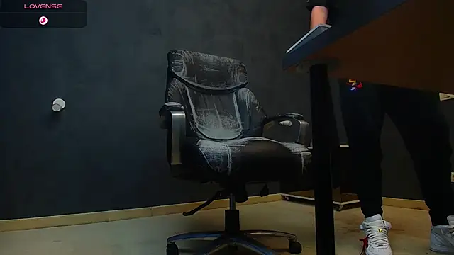 EnzoRace online show from 10/05/25, 05:06