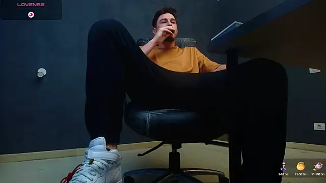 EnzoRace online show from 10/14/25, 04:46