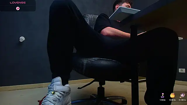 EnzoRace online show from 11/02/25, 06:38