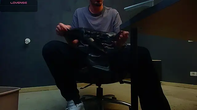 EnzoRace online show from 11/04/25, 05:50