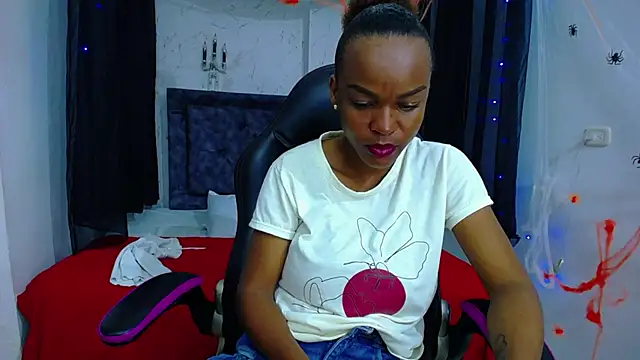 mia  thomson  online show from 11/05/25, 12:38