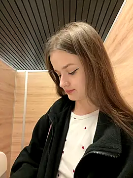 KittyQueeny online show from 09/15/25, 02:17