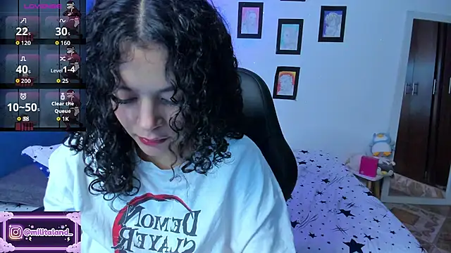 Snapshot of milita_houston chatting on 09/29/25, 01:33 milita houston online show from 09/29/25, 01:33