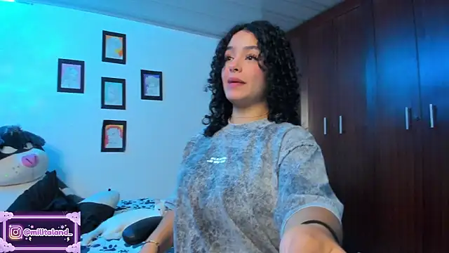 Snapshot of milita_houston chatting on 10/06/25, 01:03 milita houston online show from 10/06/25, 01:03