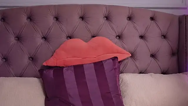 JenniferLovve online show from 07/06/26, 02:41