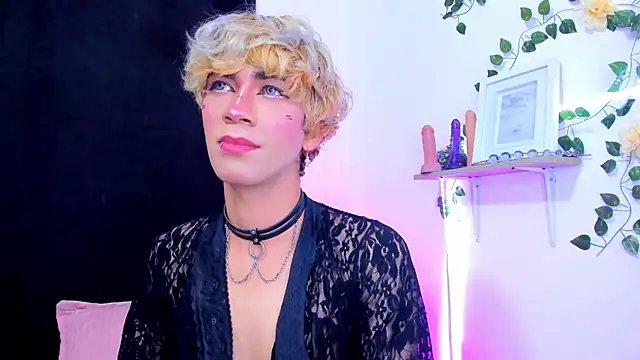 Cooperrosscute233 online show from 10/26/25, 04:35