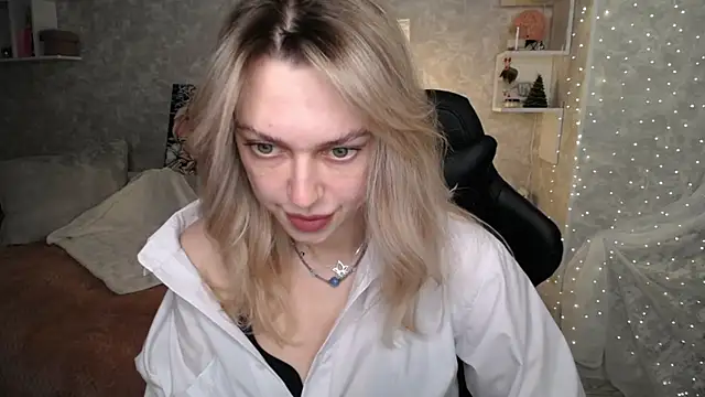 Snapshot of NickyAdamidi chatting on 01/08/26, 01:46 NickyAdamidi online show from 01/08/26, 01:46