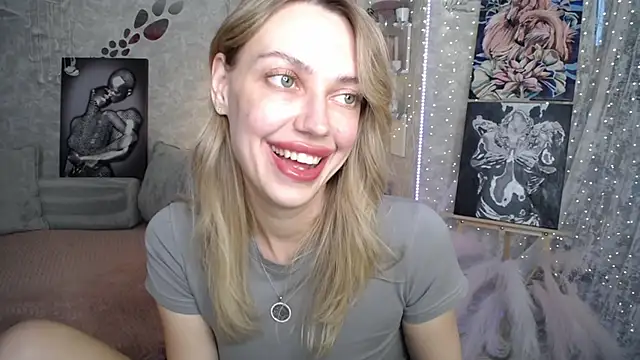 Snapshot of NickyAdamidi chatting on 06/12/26, 04:17 NickyAdamidi online show from 06/12/26, 04:17