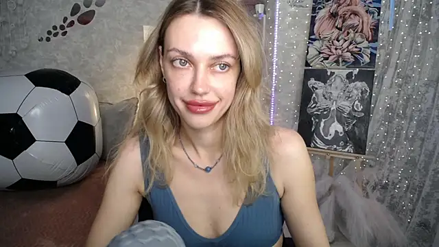 Snapshot of NickyAdamidi chatting on 06/14/26, 04:31 NickyAdamidi online show from 06/14/26, 04:31