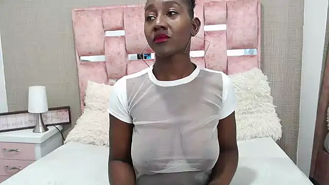 NahomyHawk online show from 12/15/25, 09:08