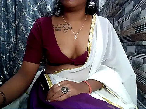 HOT AARVI11 online show from 10/28/25, 04:09