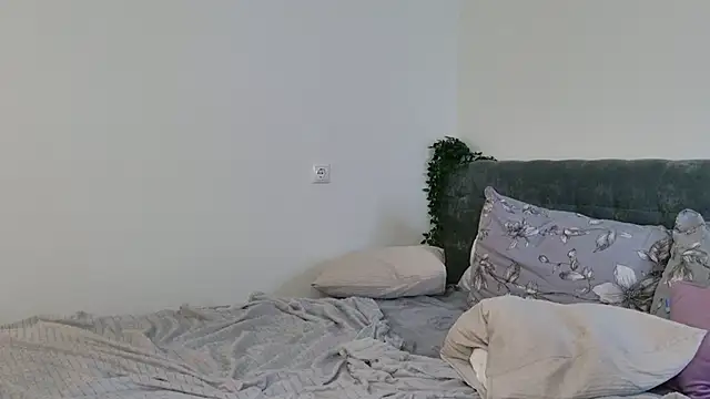 Snapshot of May_suki chatting on 09/18/25, 06:21 May suki online show from 09/18/25, 06:21