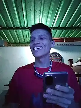 Snapshot of elinnki chatting on 12/19/25, 07:21 elinnki online show from 12/19/25, 07:21