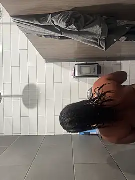 Snapshot of reinagotthroat chatting on 02/03/26, 12:32 reinagotthroat online show from 02/03/26, 12:32