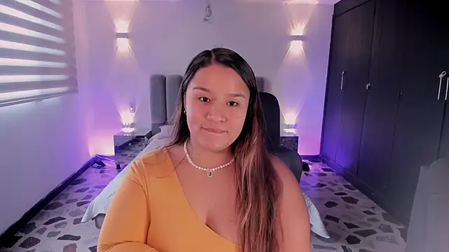 Snapshot of ElaBourn_ chatting on 09/19/25, 12:39 ElaBourn online show from 09/19/25, 12:39