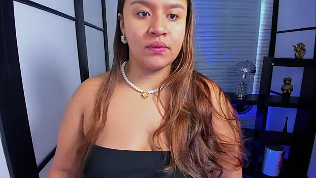 Snapshot of ElaBourn_ chatting on 09/28/25, 01:16 ElaBourn online show from 09/28/25, 01:16