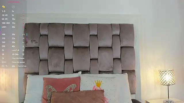 Snapshot of HarleyQueen666 chatting on 10/23/25, 10:47 HarleyQueen666 online show from 10/23/25, 10:47