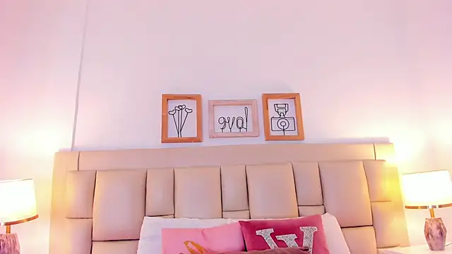 Snapshot of HarleyQueen666 chatting on 11/30/25, 11:25 HarleyQueen666 online show from 11/30/25, 11:25