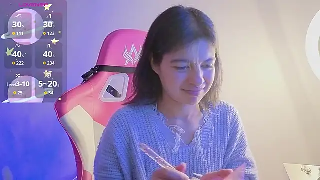 larah uwu online show from 06/18/26, 06:23