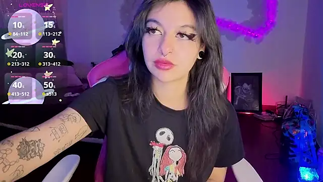 larah uwu online show from 06/20/26, 06:22