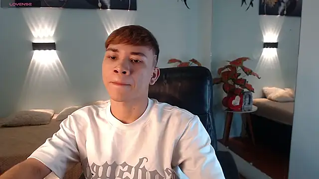 Snapshot of nathanclay chatting on 01/14/26, 04:07 nathanclay online show from 01/14/26, 04:07