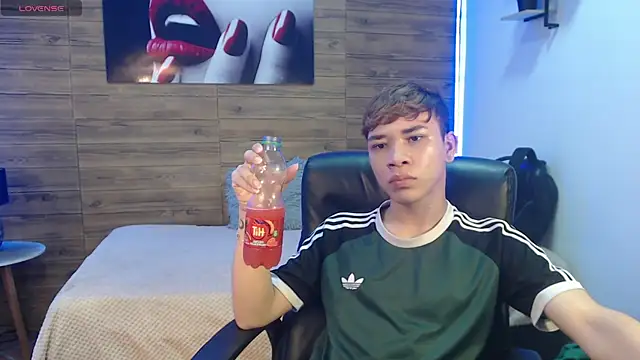 Snapshot of nathanclay chatting on 02/11/26, 03:22 nathanclay online show from 02/11/26, 03:22