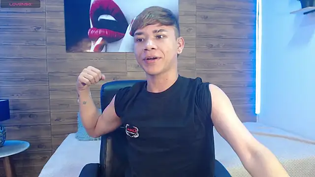 Snapshot of nathanclay chatting on 02/20/26, 03:58 nathanclay online show from 02/20/26, 03:58